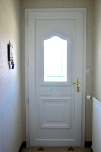 Porte entrée PVC côté intérieur - rénovation -Nueil les Aubiers-79